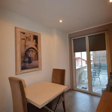 Varennahouse Aston Apt Holiday home *