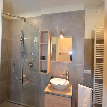 Varennahouse Aston Apt Holiday home