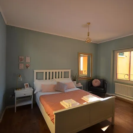 בית נופש Varennahouse Aston Apt